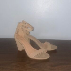 Windsor Tan Heels